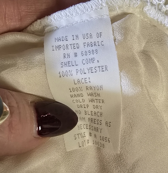 ​Vintage San André 1993 Cream Lace Sleeveless Vest | V-Neck | Size 12 | Cottage - Picture 7 of 9